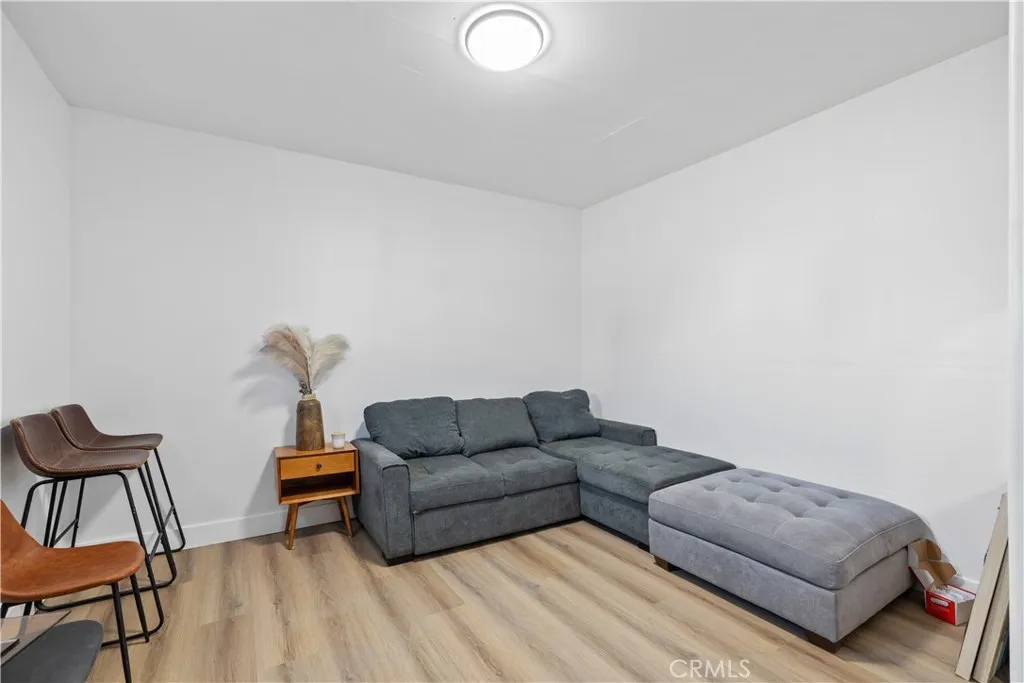 9008 Baring Cross, Los Angeles, California 90044 home-pic-20